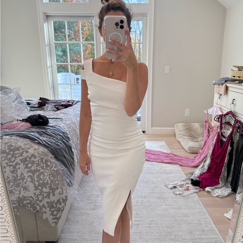 Elegant White One-Shoulder Dress